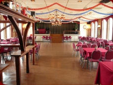 grote dansvloer in de boven zaal van utrecht zuid